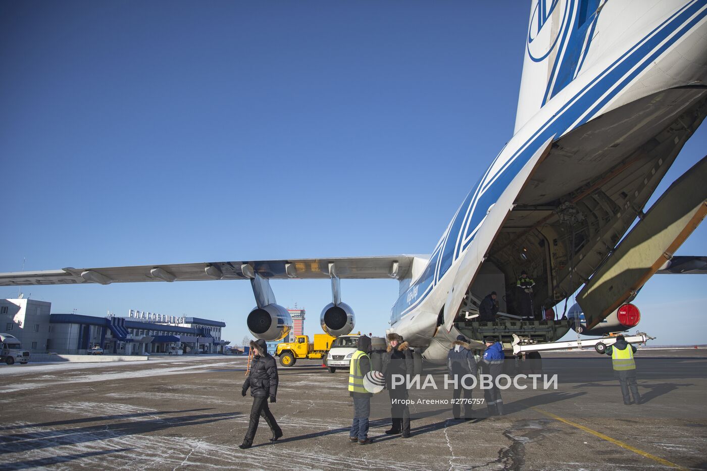 Космический аппарат "Аист-2Д" и блок выведения "Волга" доставлены в аэропорт Благовещенска