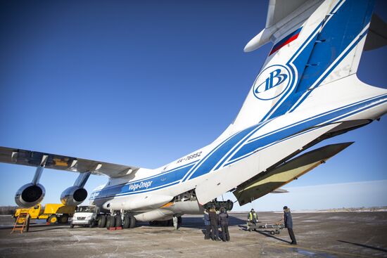 Космический аппарат "Аист-2Д" и блок выведения "Волга" доставлены в аэропорт Благовещенска