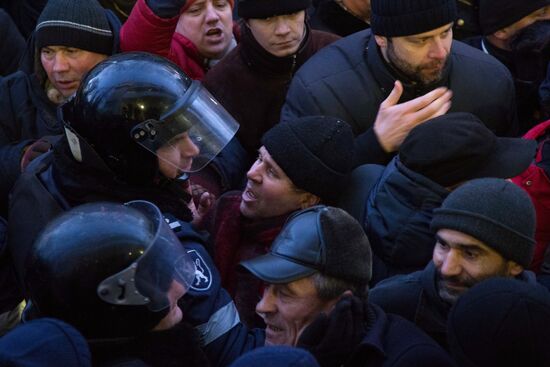 Акции протеста у здания Парламента в Кишиневе