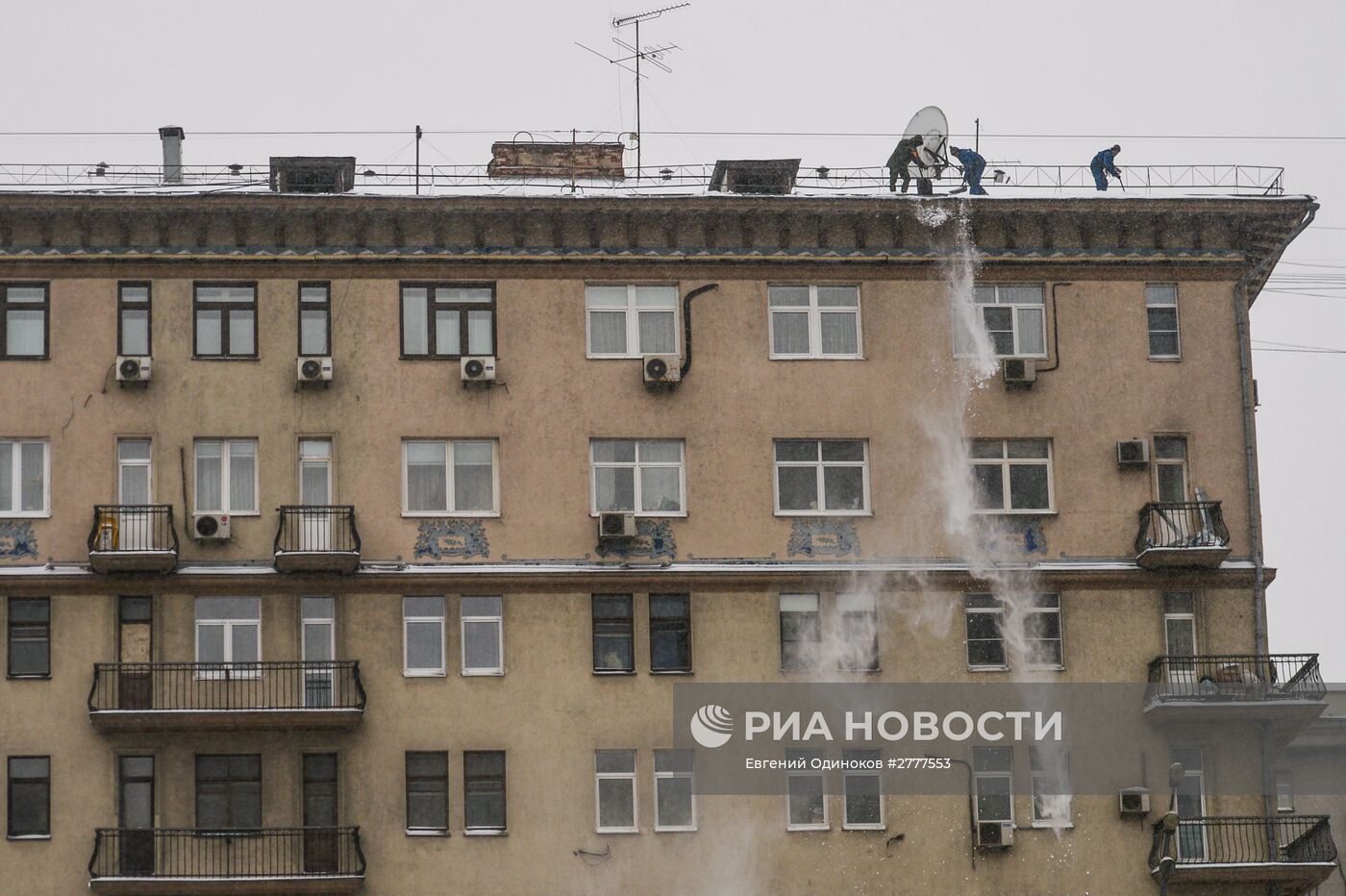 Уборка снега в Москве