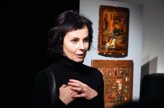 Передача музею "Дом Высоцкого на Таганке" предметов из коллекции Марины Влади