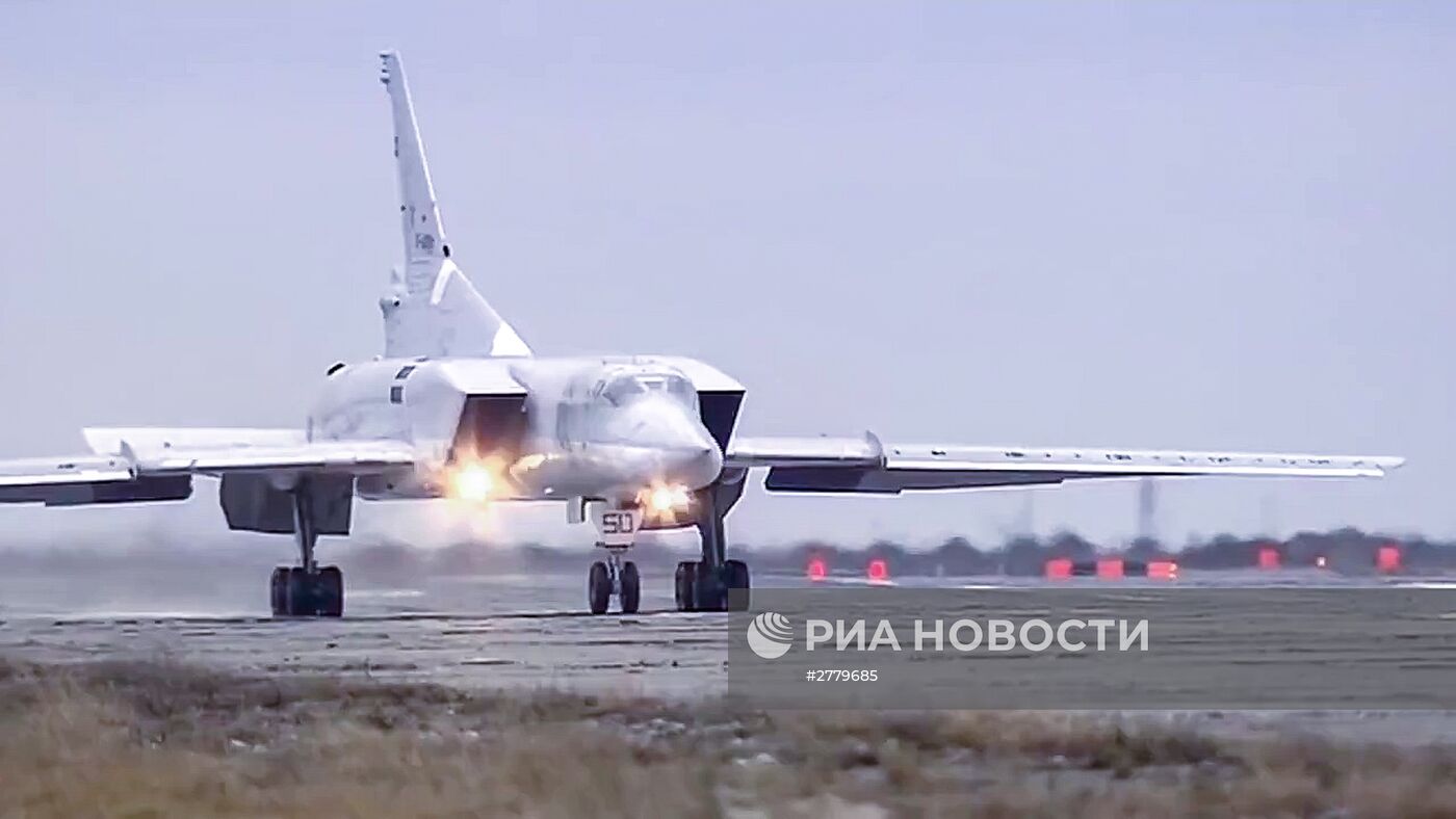 Боевой вылет дальних бомбардировщиков Ту-22М3 по объектам террористов в Сирии