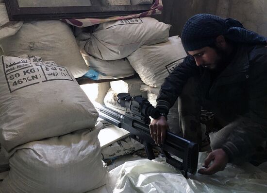 Бойцы САА ведут бои в Дарайе в Сирии