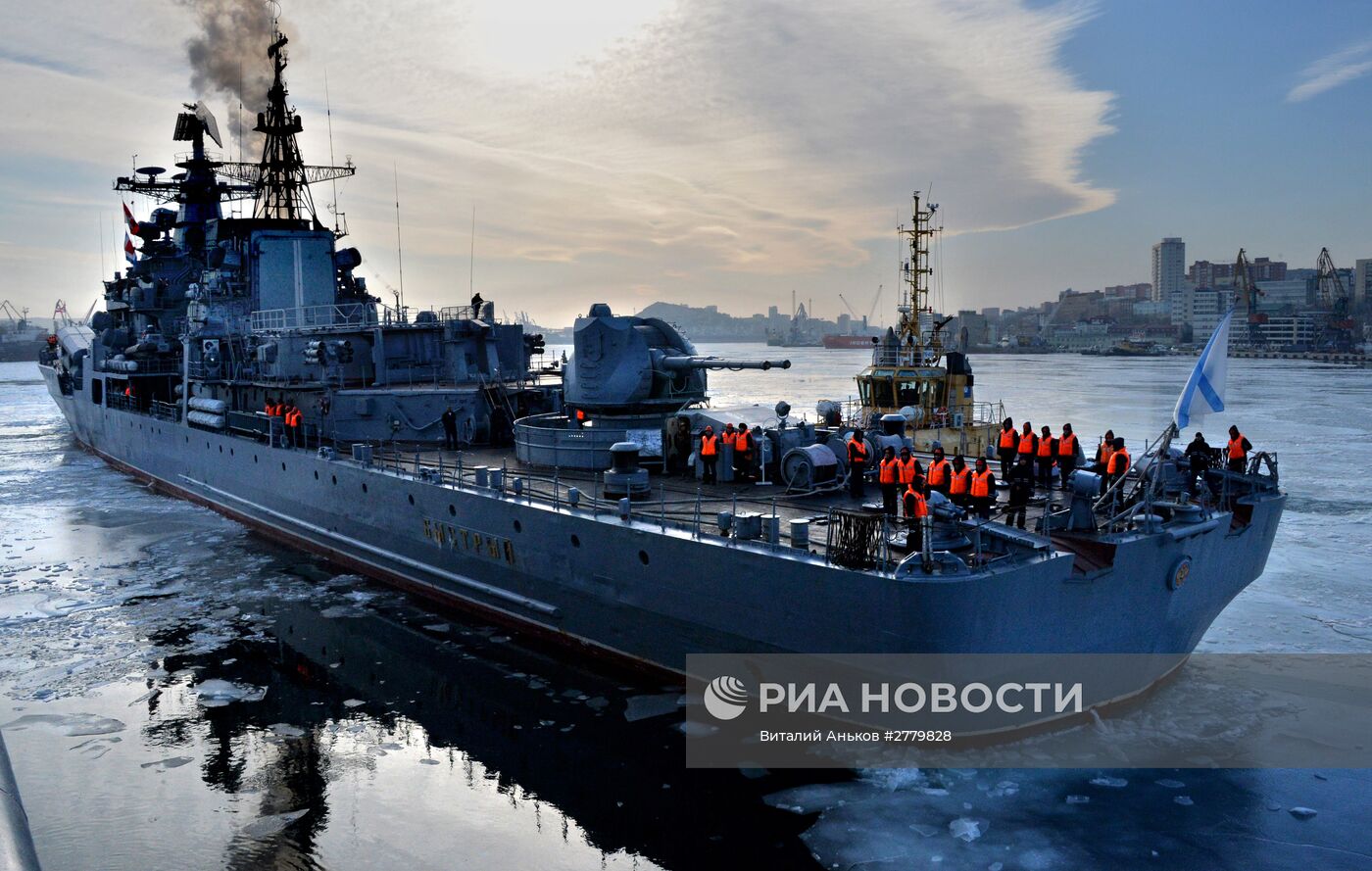 Торжественная встреча отряда кораблей Тихоокеанского флота во Владивостоке