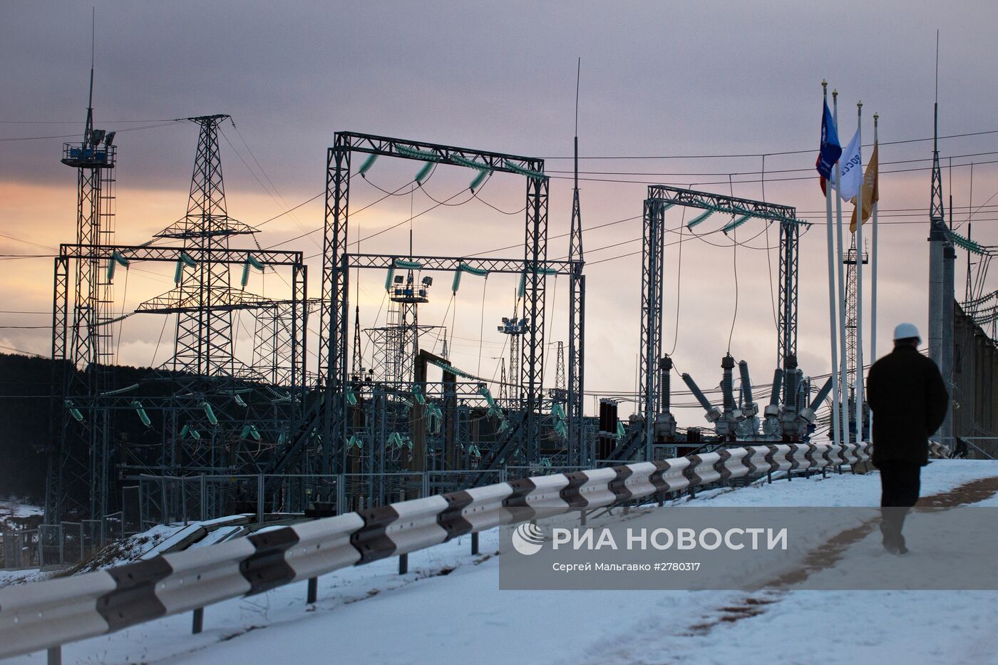 Пятнадцать мобильных ГТЭС генерируют электроэнергию для Крыма