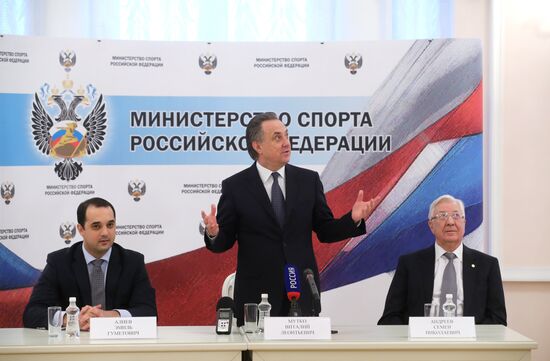 В.Мутко встретился со сборной России по мини-футболу В.Мутко встретился со сборной России по мини-футболу