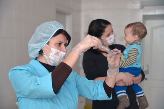 Сезонный рост заболеваемости гриппом и ОРВИ в России