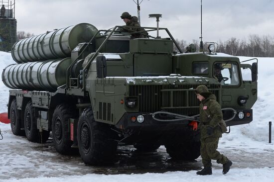 ЗРС С-400 "Триумф" заступила на боевое дежурство