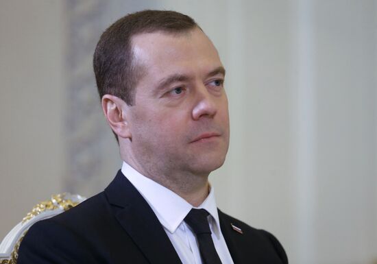 Премьер-министр РФ Д. Медведев встретился с премьер-министром Белоруссии А. Кобяковым в Санкт-Петербурге
