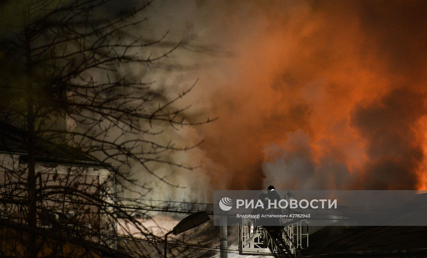 Пожар на швейном предприятии на востоке Москвы | РИА Новости Медиабанк