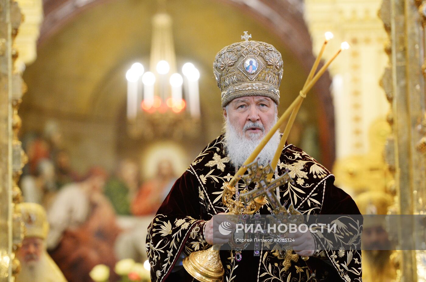 Патриарх Кирилл совершил литургию в день своей интронизации