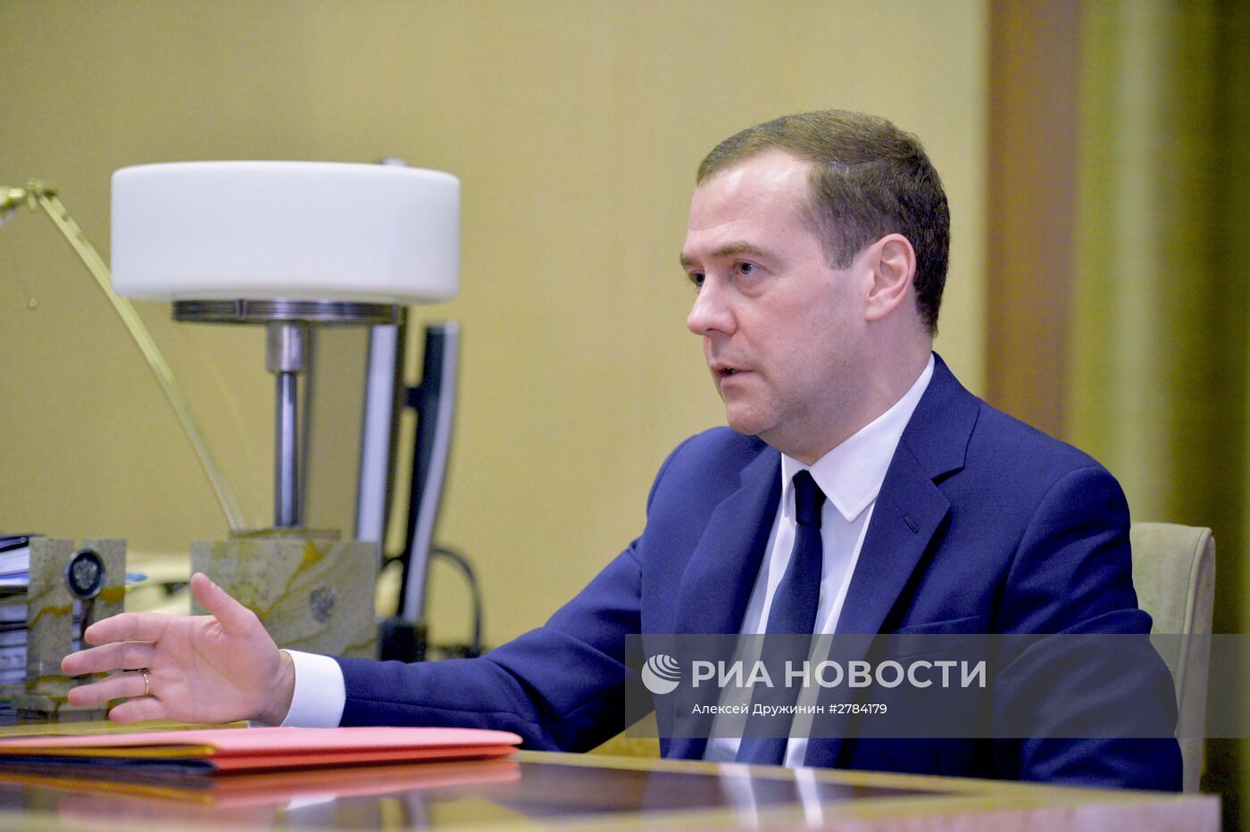 Встреча президента РФ В. Путина и премьер-министра РФ Д. Медведева