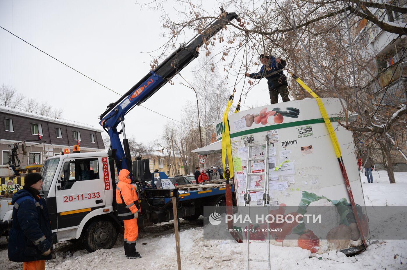Снос незаконно установленных киосков в Екатеринбурге