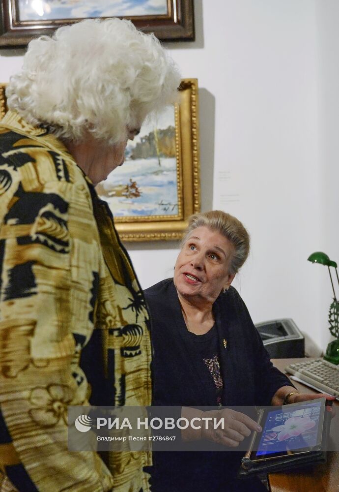 Спецпроект "Обучение планшетной грамоте" для людей старшего возраста в Москве