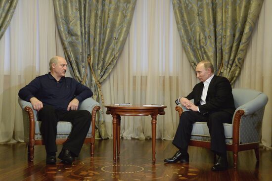 Неформальная встреча президента РФ В. Путина с президентом Белоруссии А. Лукашенко