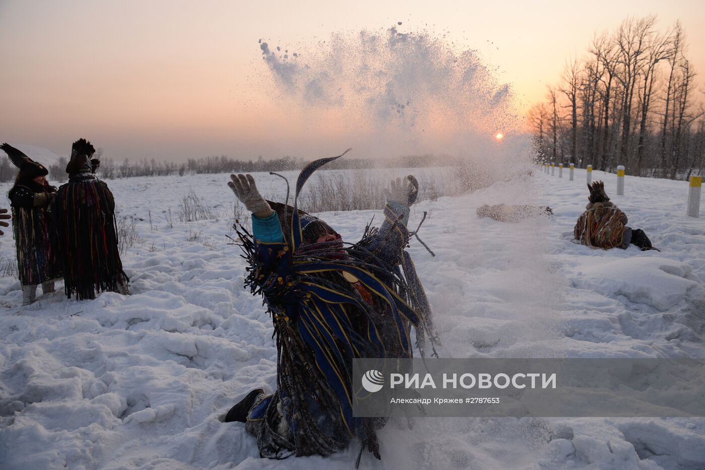 Шаманы встречают Шагаа в Тыве
