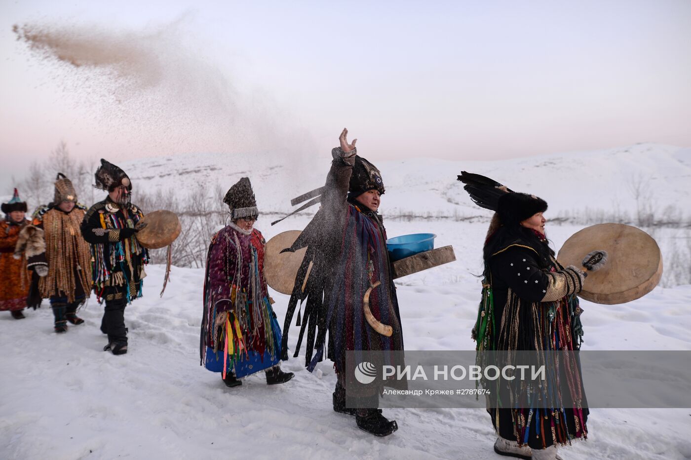 Шаманы встречают Шагаа в Тыве