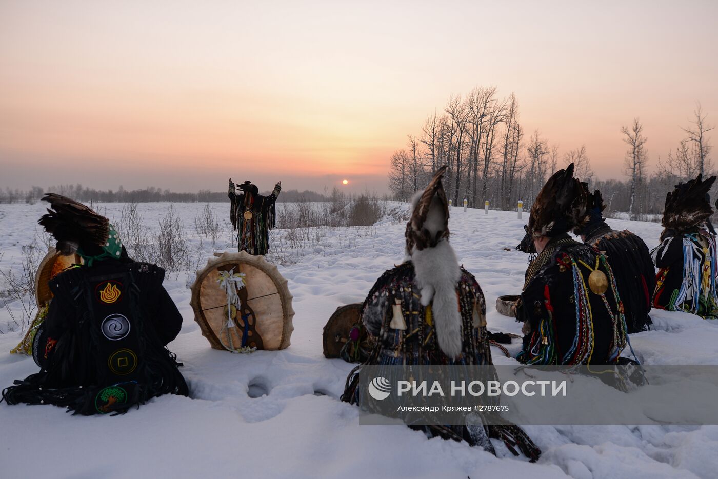 Шаманы встречают Шагаа в Тыве