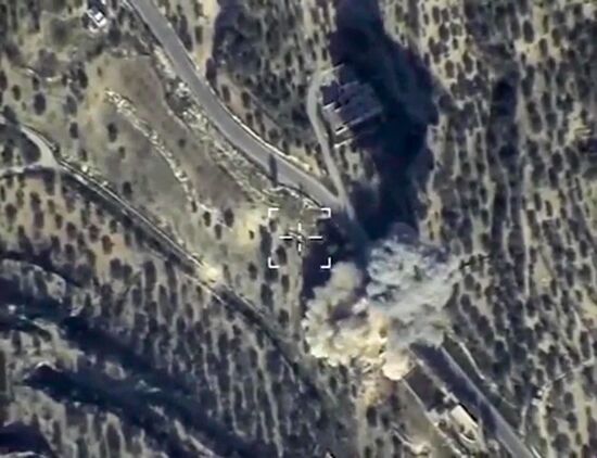 Уничтожение ВКС России командного пункта ИГ в провинции Идлиб