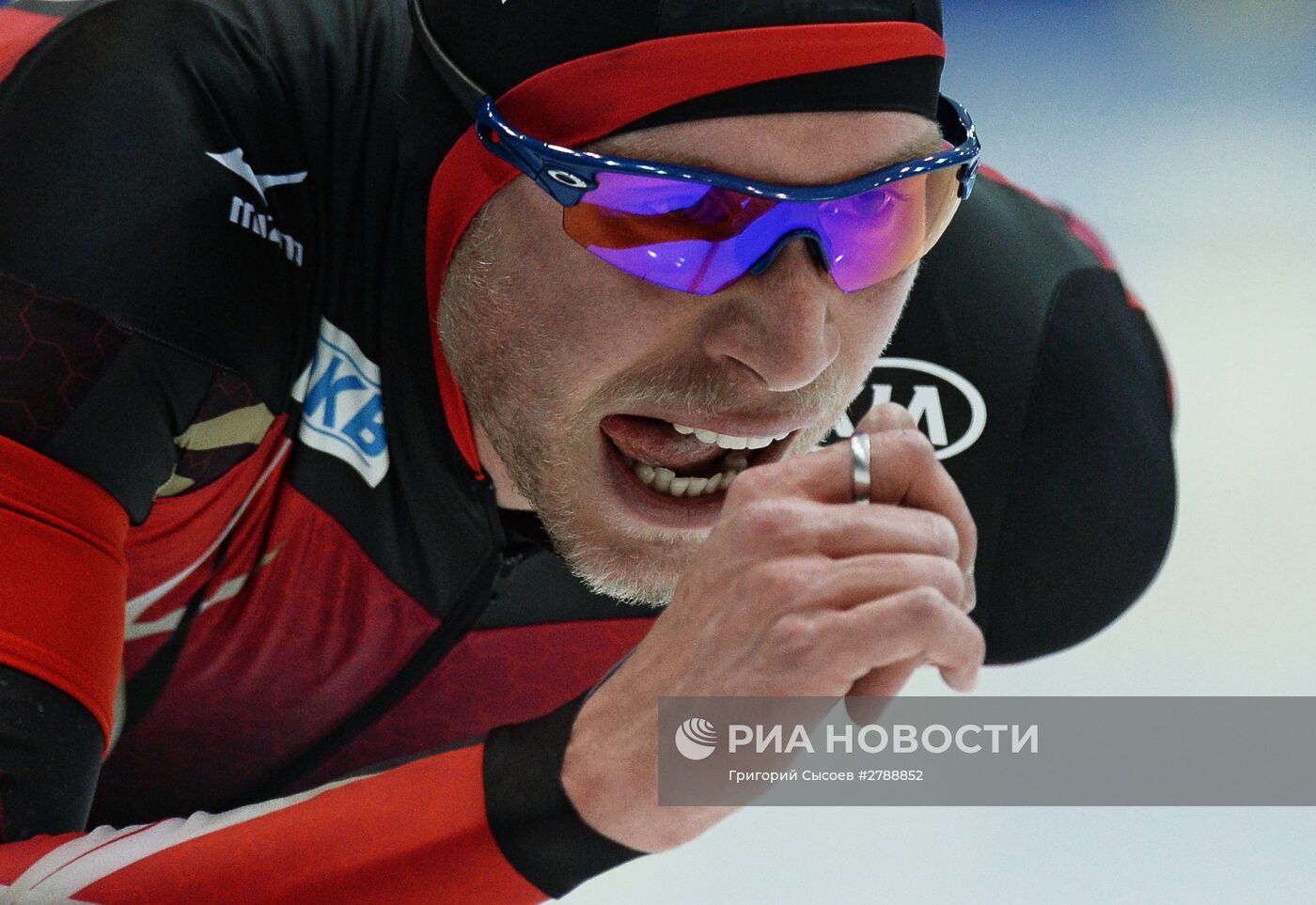 Конькобежный спорт. Чемпионат мира на отдельных дистанциях. Первый день