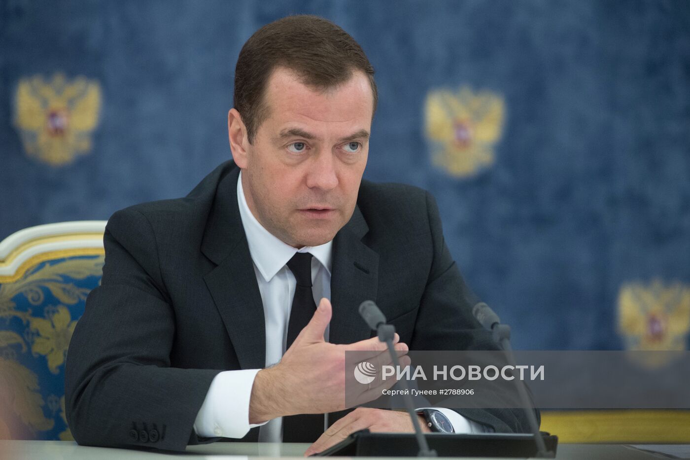Премьер-министр РФ Д. Медведев провел совещание о повышении эффективности бюджетных расходов
