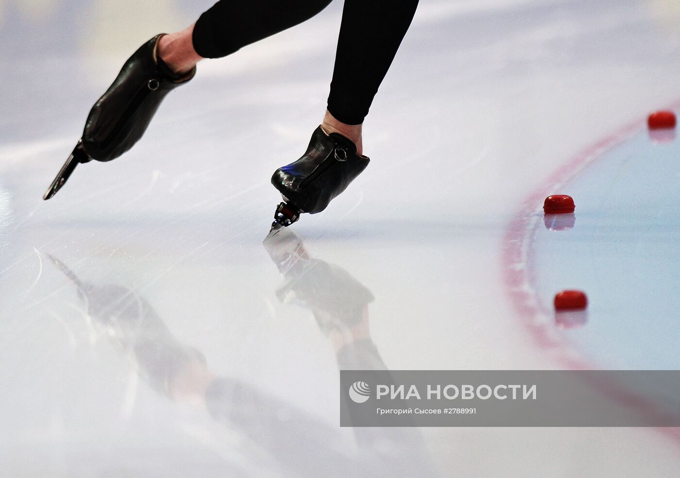 Конькобежный спорт. Чемпионат мира на отдельных дистанциях. Первый день