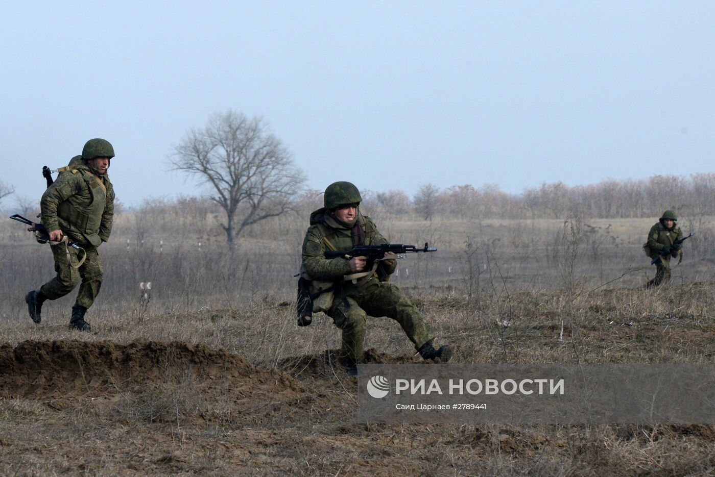 Учения мотострелковых войск на полигоне "Серноводский"