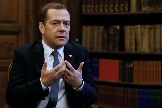 Интервью премьер-министра РФ Д. Медведева журналу "Тайм"