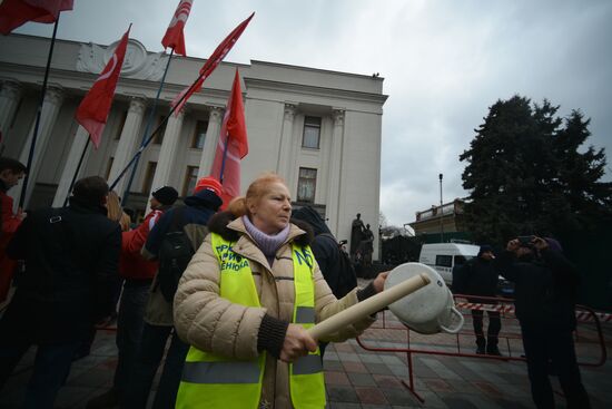 Акции на Украине с требованием отставки правительства во главе с премьер-министром А. Яценюком