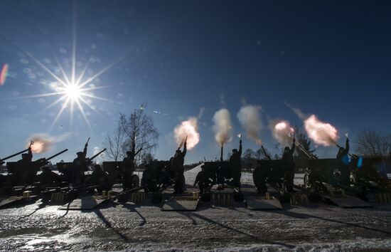 Тренировка военнослужащих 449-го отдельного салютного дивизиона ЗВО