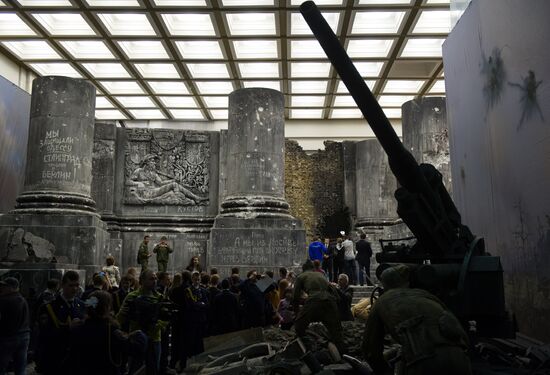 Открытие трехмерной панорамы "Битва за Берлин. Подвиг знаменосцев"