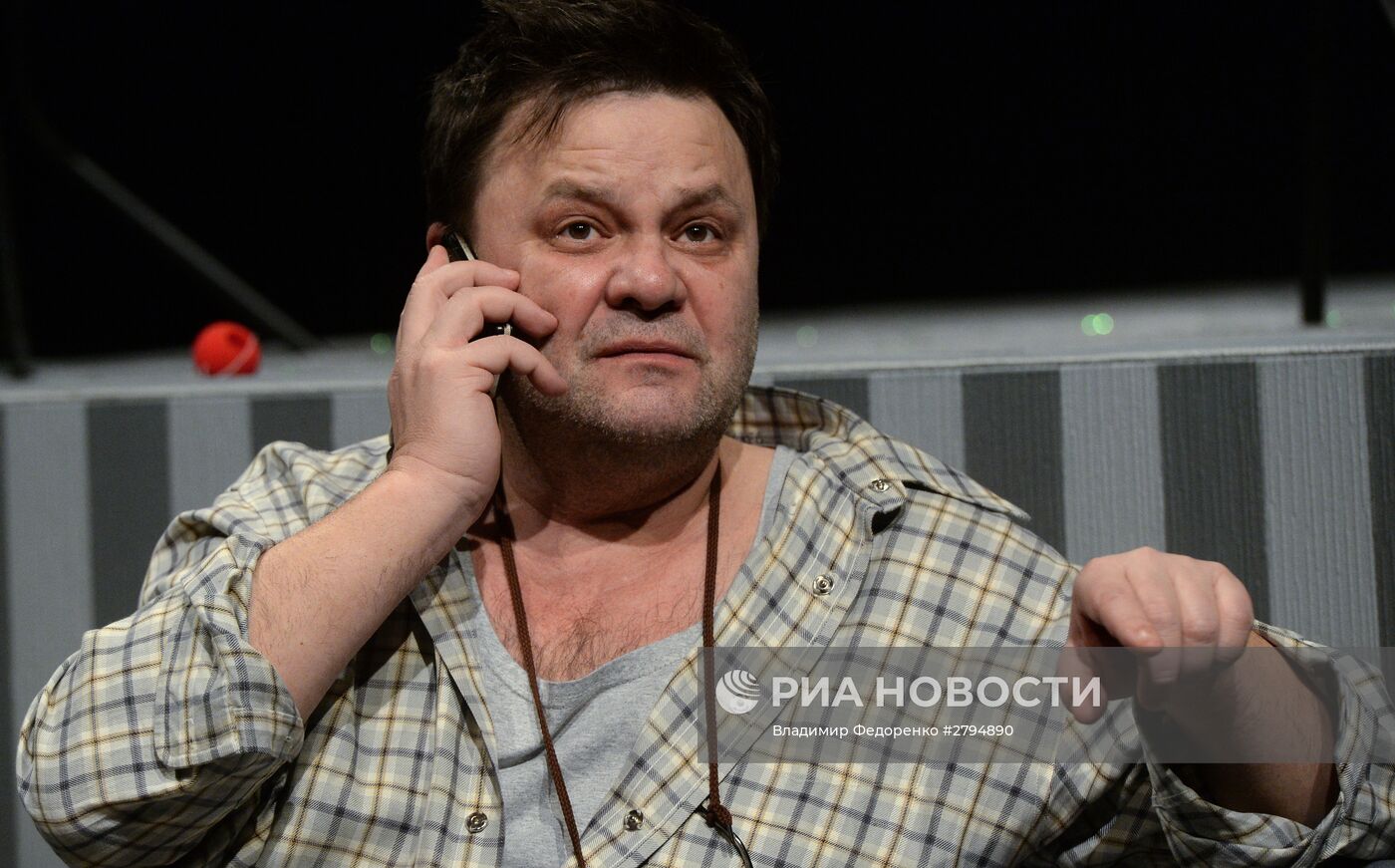 Показ спектакля "Телефон доверия"