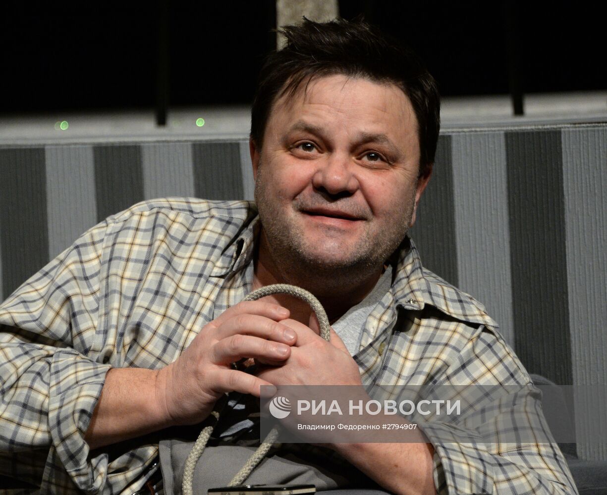 Показ спектакля "Телефон доверия"