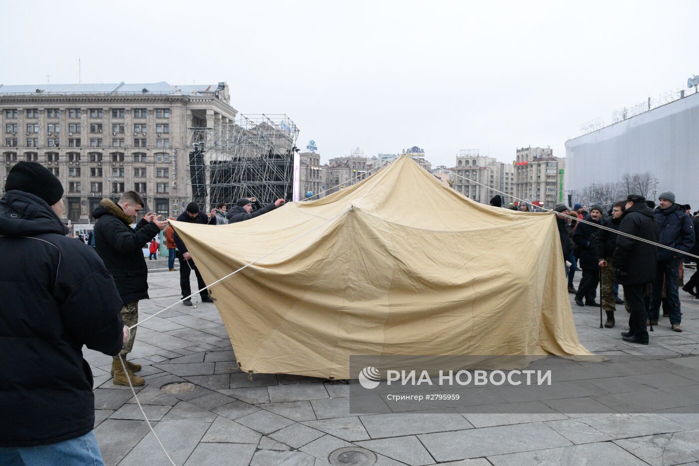 "Народное вече" радикалов на Майдане Незалежности в Киеве