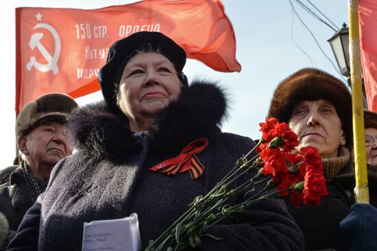 Шествие и митинг в честь Дня защитника Отечества в Новосибирске