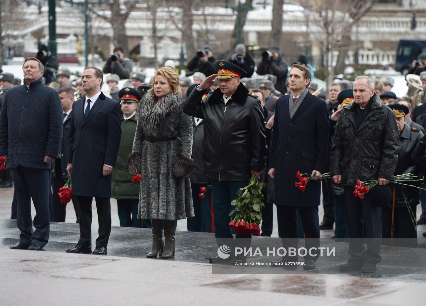 Церемония возложения венка к Могиле неизвестного солдата в День защитника Отечества