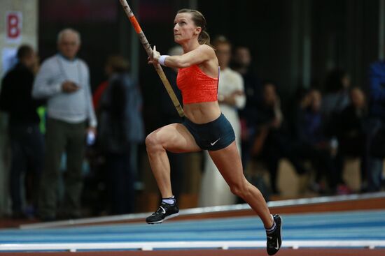 Легкая атлетика. Чемпионат России в помещении. Первый день