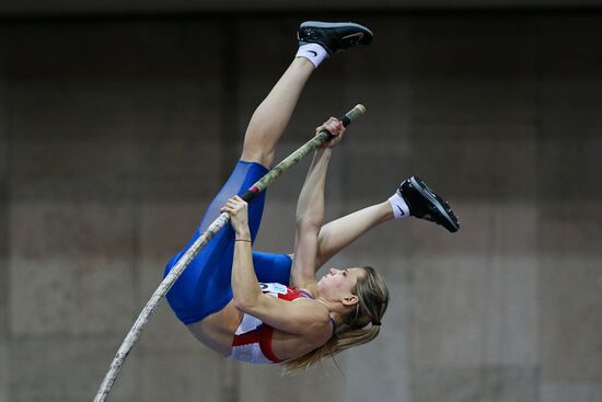 Легкая атлетика. Чемпионат России в помещении. Первый день