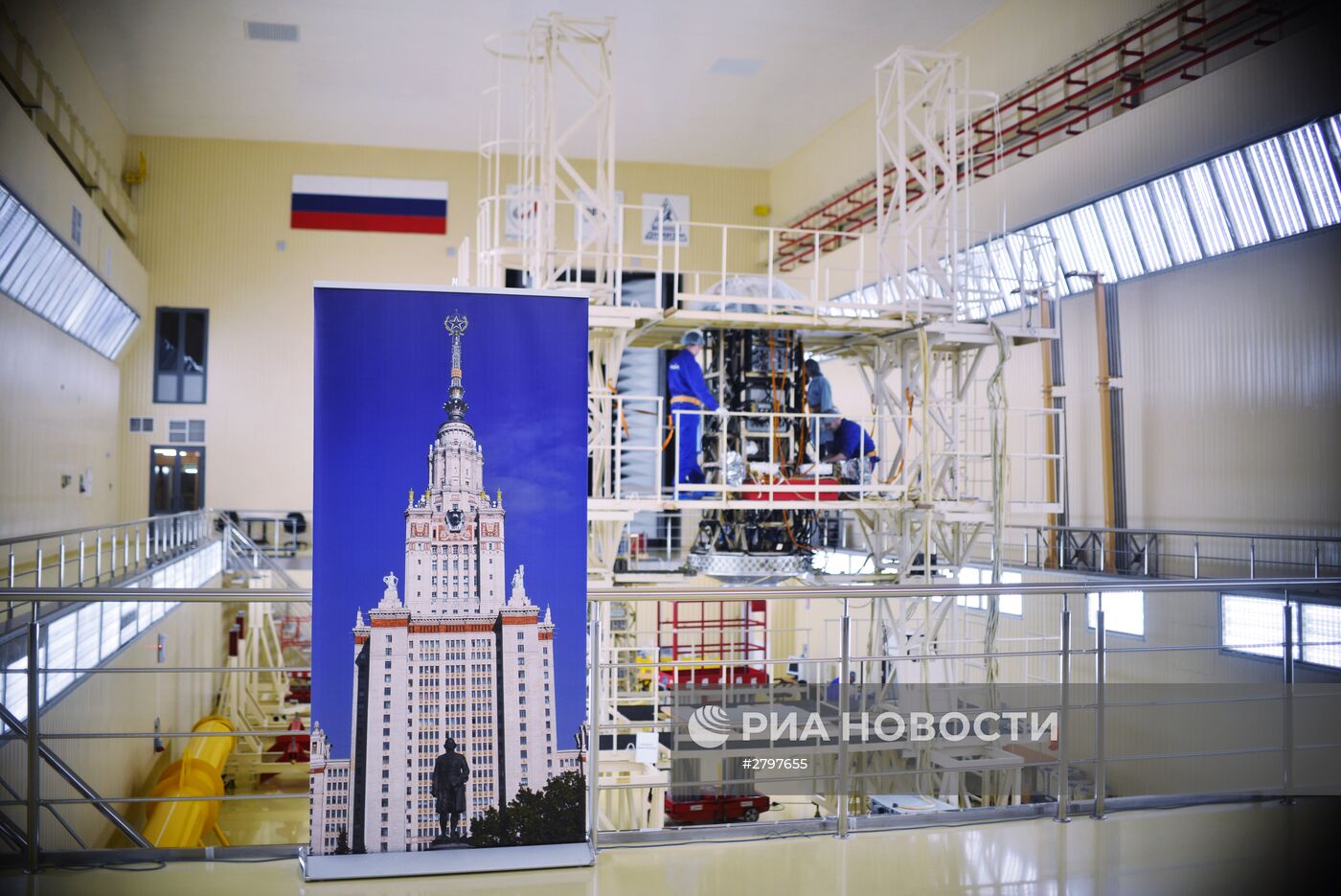 Презентация научного спутника "Михайло Ломоносов"