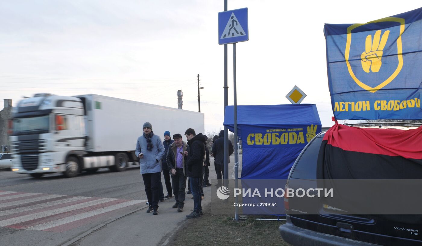 Украинские националисты заявили о возобновлении блокады российских фур