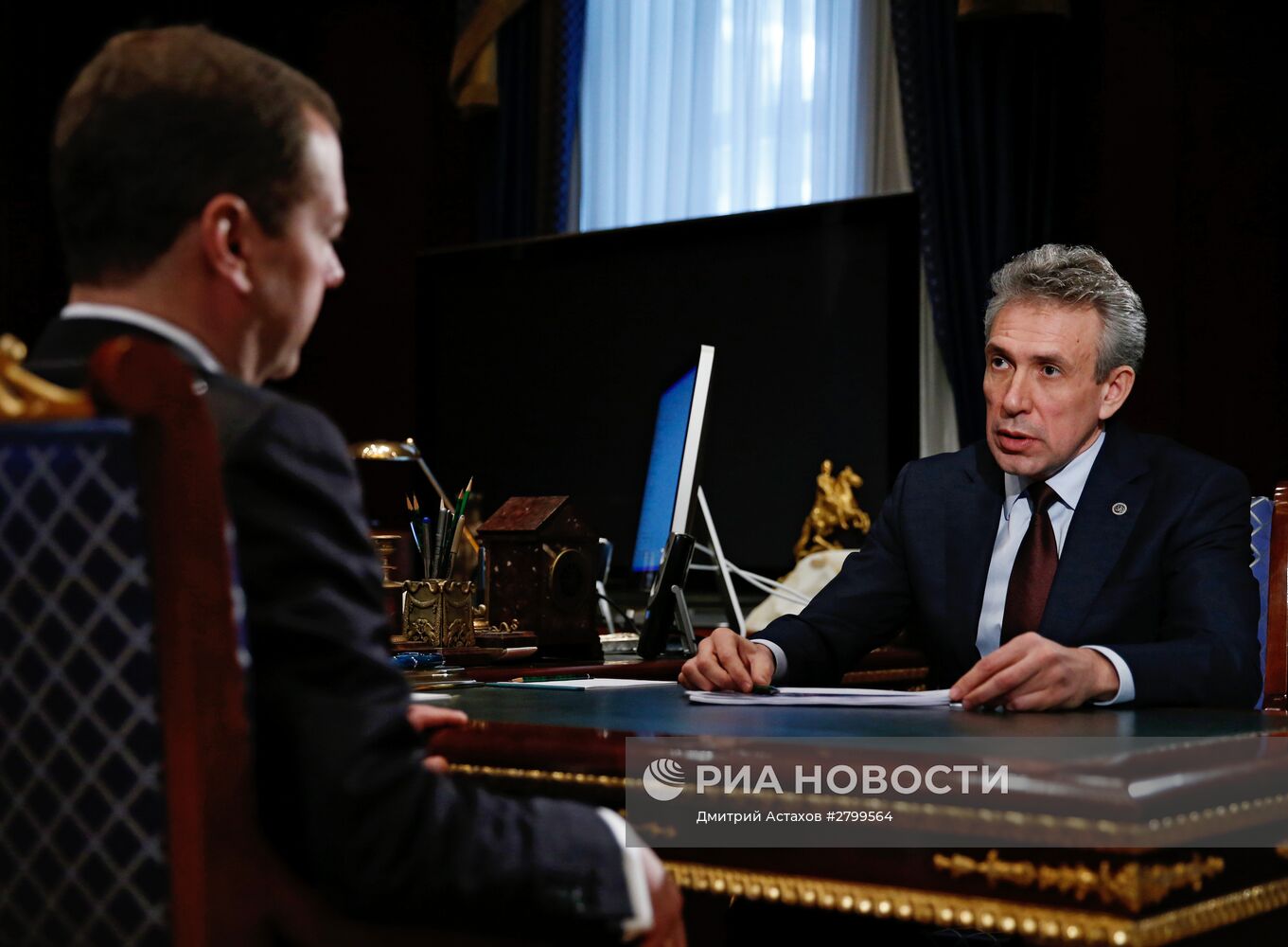 Рабочая встреча премьер-министра РФ Д. Медведева с председателем ВЭБ С. Горьковым