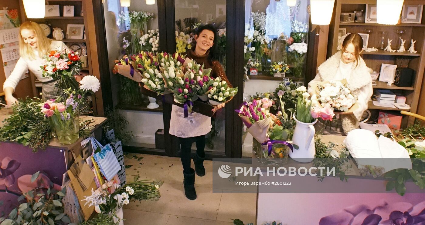 Продажа цветов к празднику 8 марта