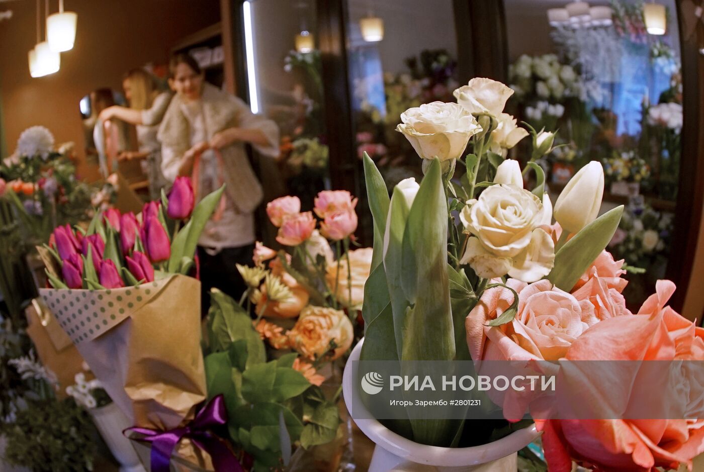 Продажа цветов к празднику 8 марта