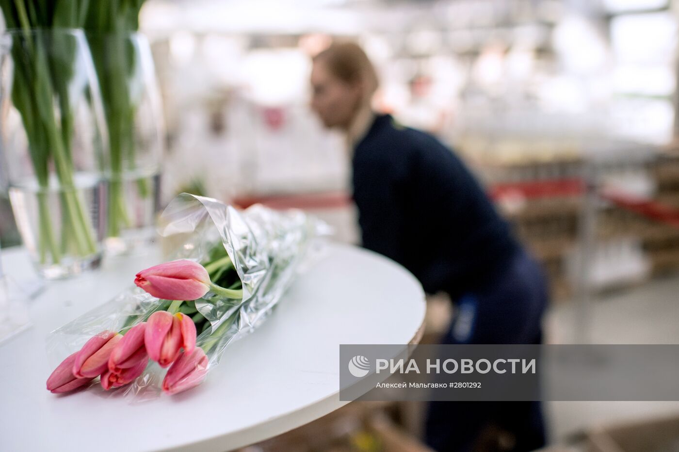 Продажа цветов к празднику 8 марта
