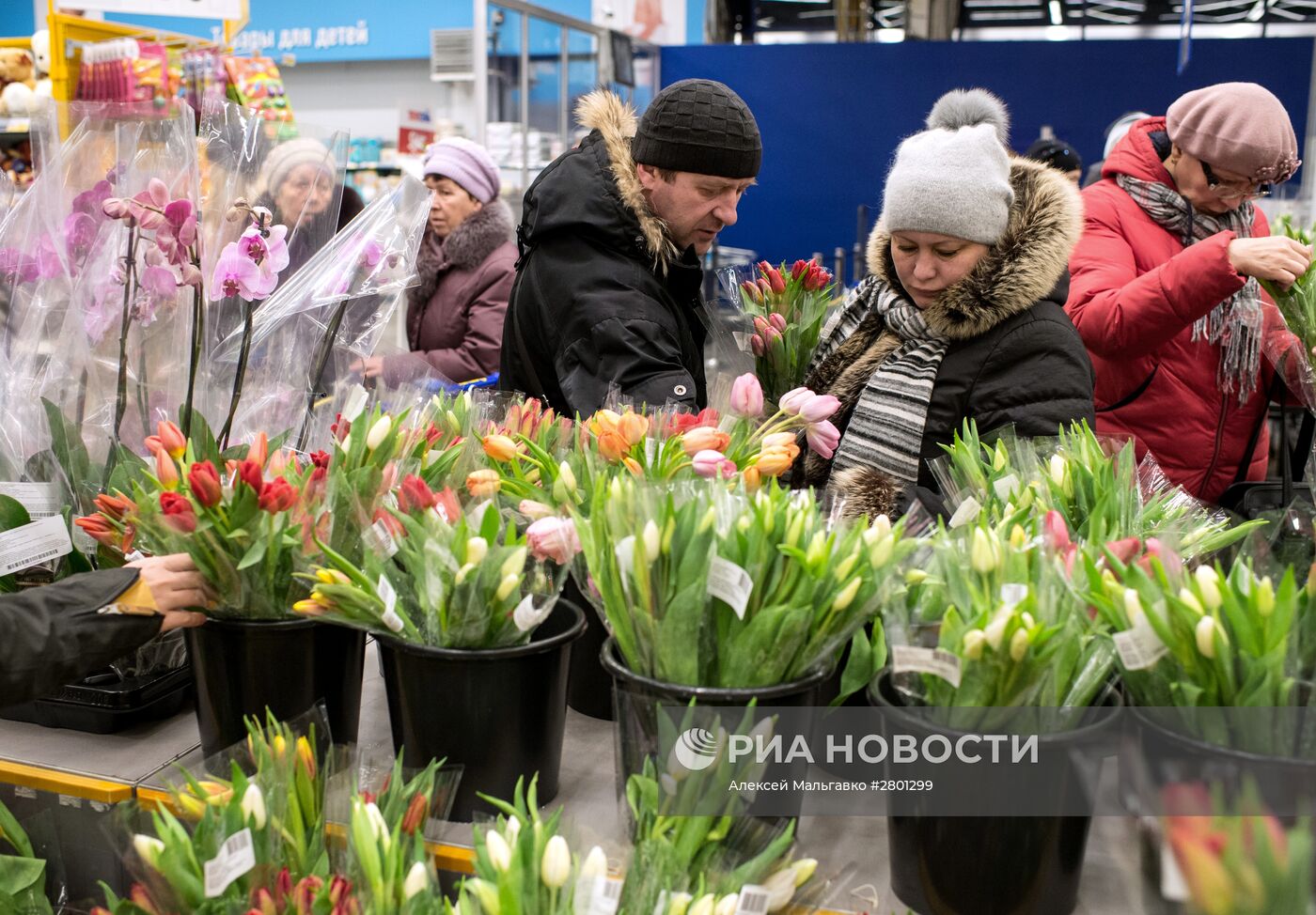 Продажа цветов к празднику 8 марта