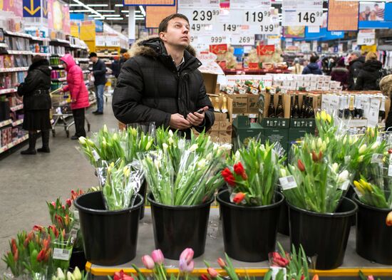 Продажа цветов к празднику 8 марта