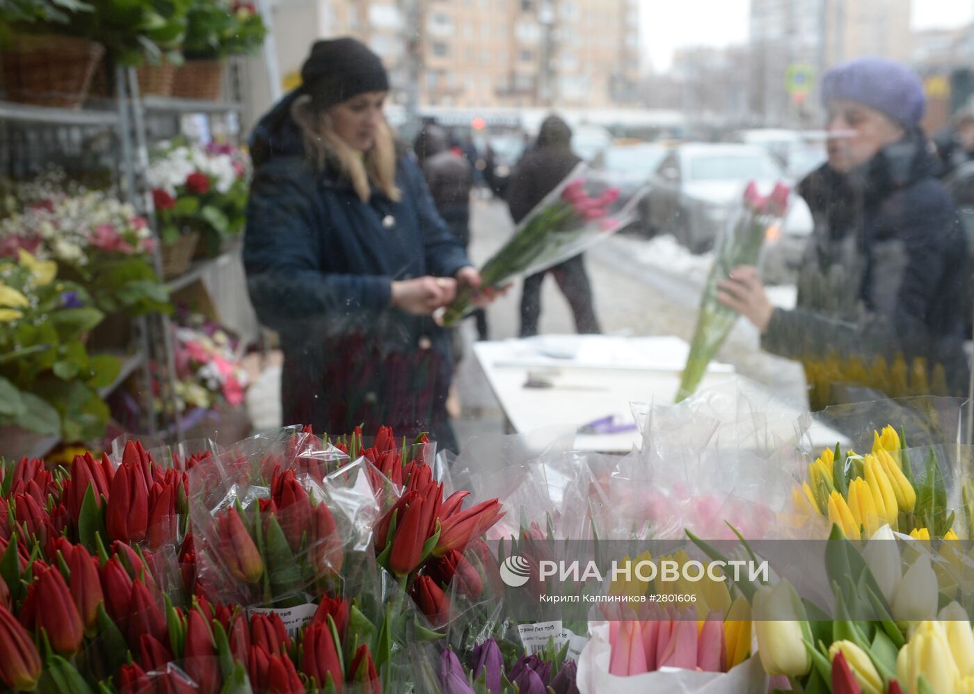 Продажа цветов к 8 марта в Москве