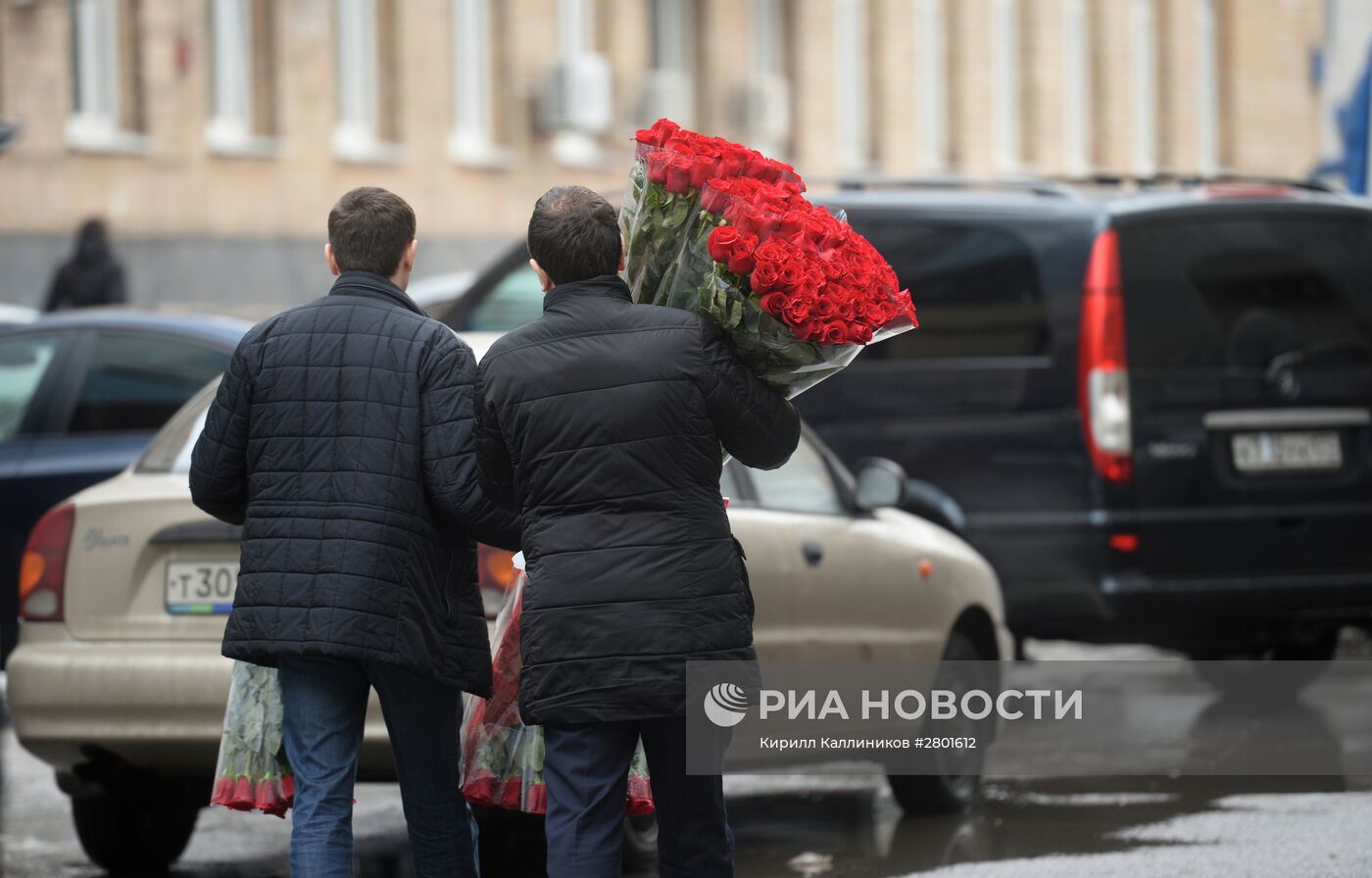 Продажа цветов к 8 марта в Москве