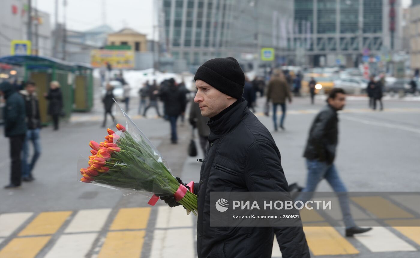 Продажа цветов к 8 марта в Москве