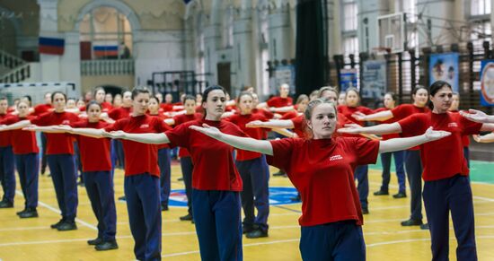 Учебные занятия с девушками-курсантами Военно-космической академии в Санкт-Петербурге